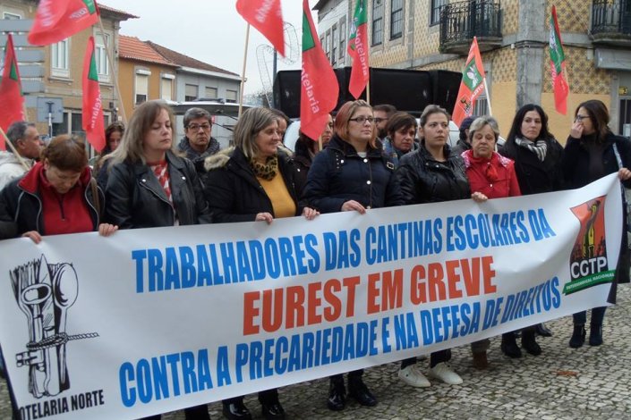 Concentração de protesto junto à Câmara Municipal de Gondomar