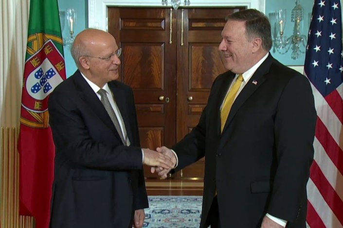 Encontro do Ministro dos Negócios Estrangeiros português, Augusto Santos Silva, e do Secretário de Estado norte-americano Michael Pompeo, em Washington, Junho de 2018. 