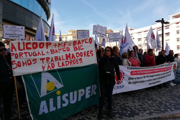 Concentração dos ex-trabalhadores da Alicoop em Lisboa