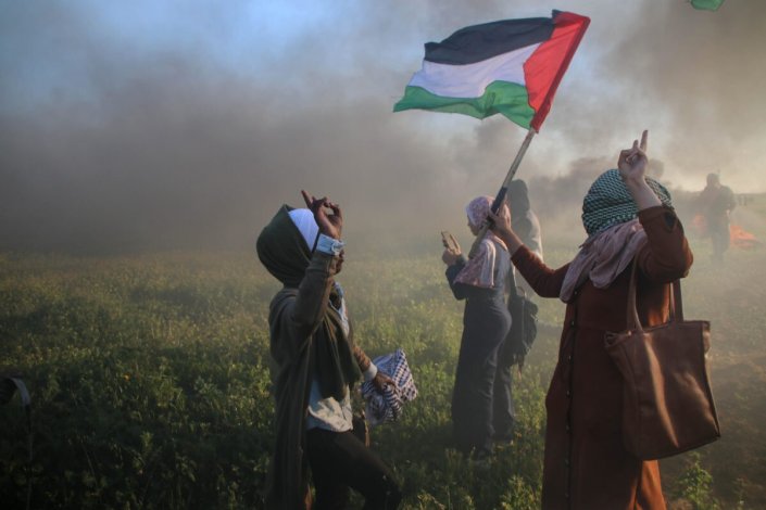 Mulheres participam na 50.ª semana consecutiva de mobilizações da Grande Marcha do Retono, em Gaza (8 de Março de 2019)
