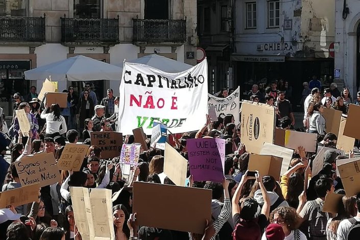 Alerta às alterações climáticas. Concentração de estudantes realizada em Coimbra, 15 de Março de 2019.