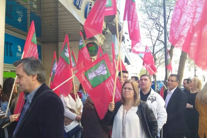 Concentração à porta do Bingo do Belenenses
