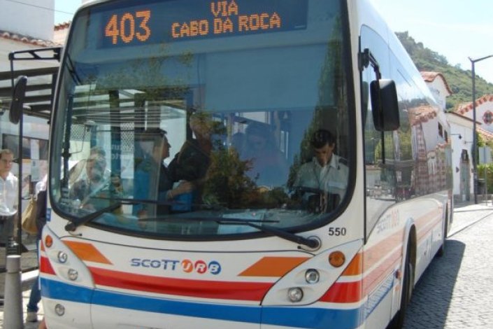 Viatura da Scotturb, empresa rodoviária de transporte de passageiros que opera nos concelhos de Sintra, Cascais e Oeiras. Imagem de arquivo.