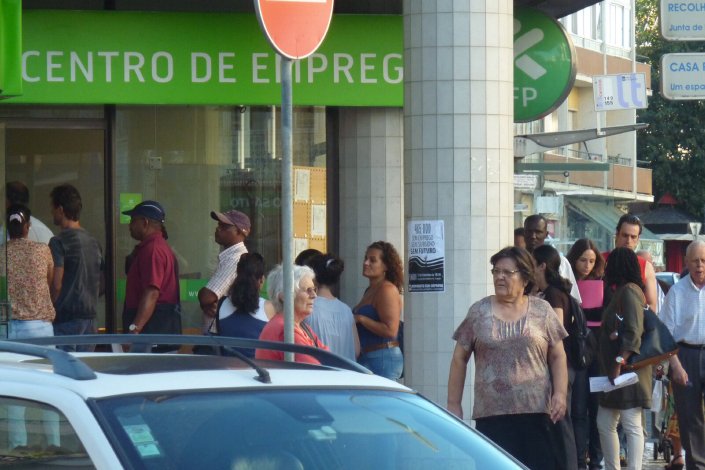 A proposta para os desempregados, se for aprovada, entrará em vigor a 1 de Outubro