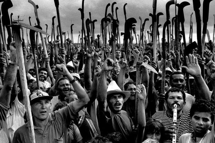 Trabalhadores sem-terra em luta pela Reforma Agrária no Brasil