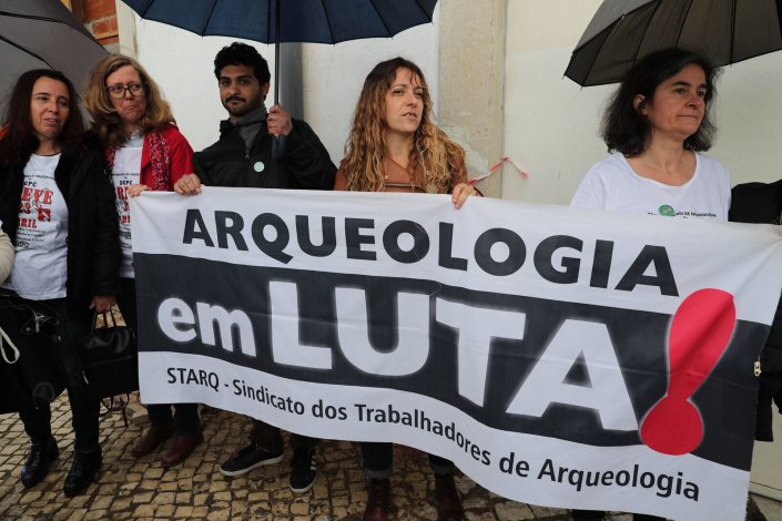 Piquete de greve dos trabalhadores de Arqueologia da DGPC, 23 de Abril de 2019