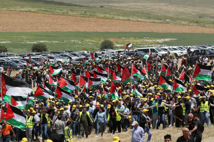 Palestinianos residentes em Israel e judeus não-sionistas participaram na marcha à aldeia destruída de Khubbayza, para assinalar a Nakba