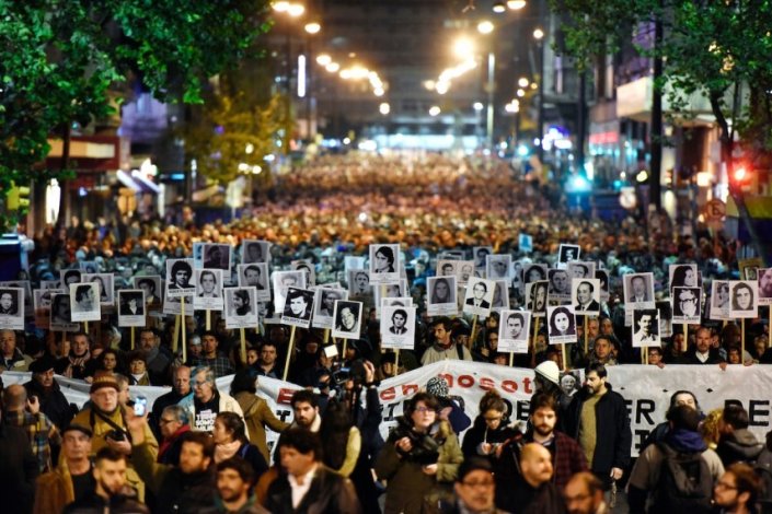 Milhares de pessoas participaram na 24.ª Marcha do Silêncio, em Montevideu 