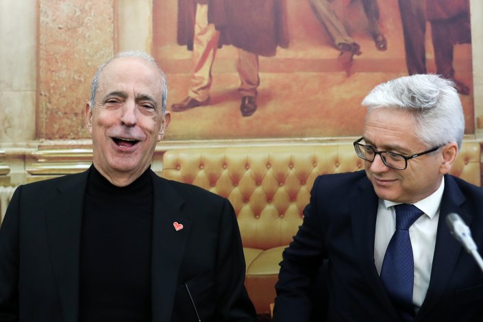 O empresário Joe Berardo (E), durante a sua audição em Comissão Parlamentar de Inquérito, na Assembleia da República, em Lisboa, a 10 de Maio de 2019.
