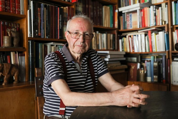 António Borges Coelho na sua casa, na Parede, em 4 de Outubro de 2018. O historiador, poeta e resistente antifascista foi entrevistado pela Lusa no mês em que cumpria 90 anos de vida. 