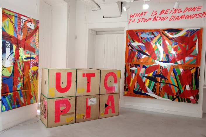 Vista geral da exposição «Fronteiras Invisíveis, de Francisco Vidal, no espaço Not a Museum, Palais Castilho, Lisboa, Junho de 2019. 