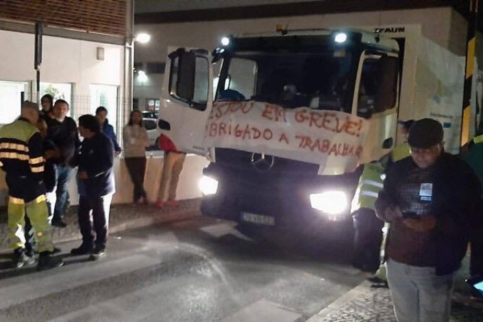 Piquete de greve nos estaleiros municipais de Vale Figueira Parque, na Sobreda, Almada, 13 de Junho de 2019