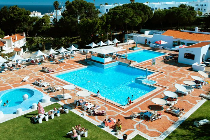 A Administração da Admitur, que gere os Apartamentos Albufeira Jardim, anunciou a intenção de fazer um despedimento colectivo para breve