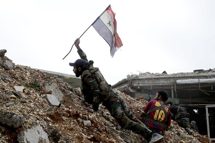 Imagem das forças de libertação durante os combates na linha de Ramouseh (Batalha de Alepo, 2016)