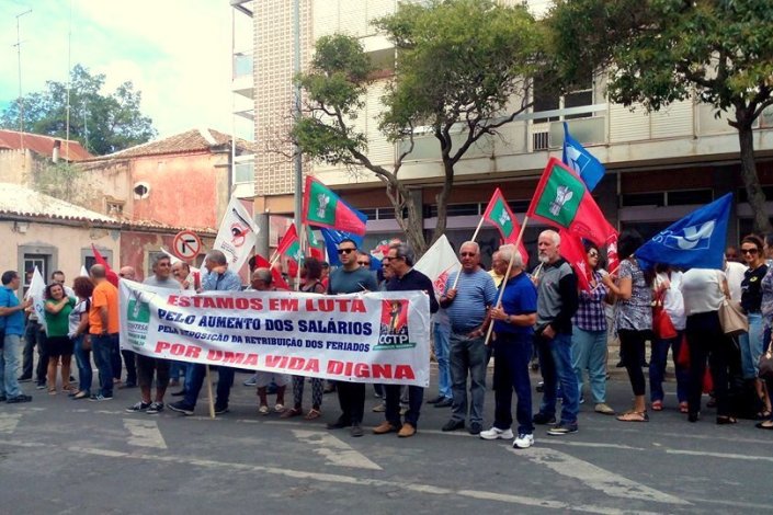 Tribuna Pública contra a precariedade em Faro