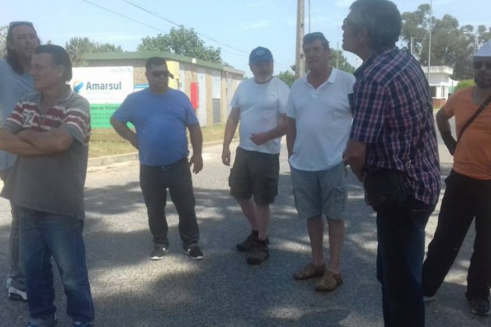 Trabalhadores à porta da Amarsul