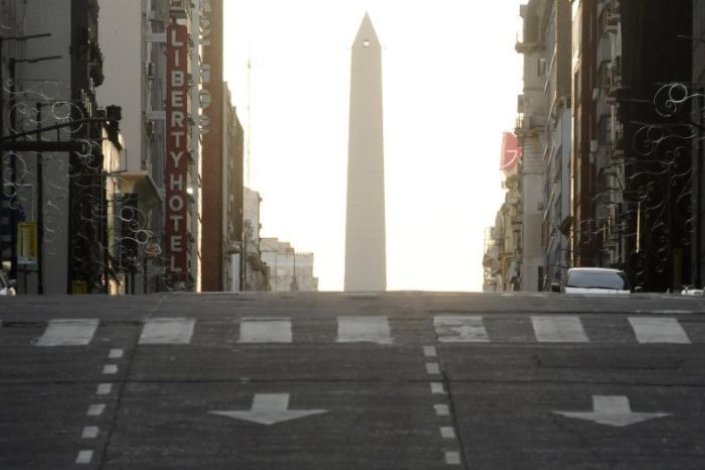 Buenos Aires acordou com as ruas desertas