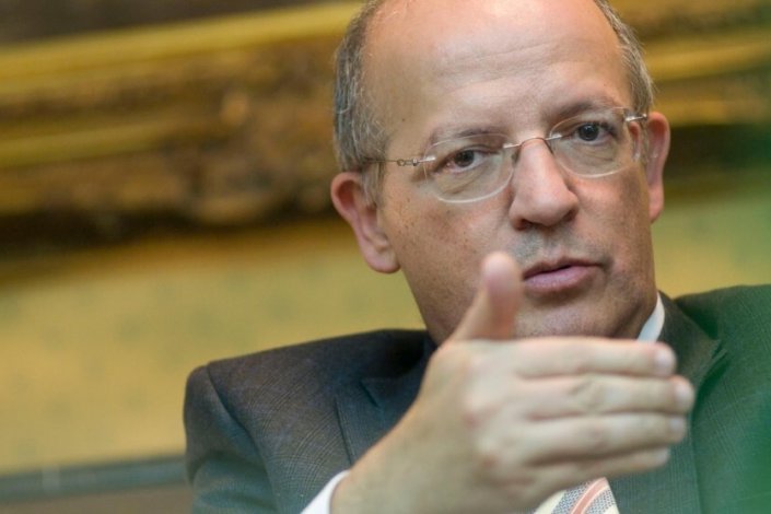 Santos Silva revela que Governo português transmitiu descontentamento às autoridades alemãs pelas declarações de Schäuble