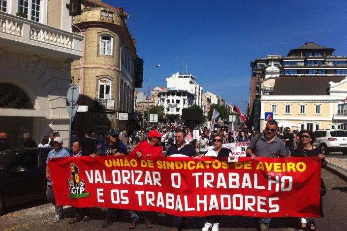 Trabalhadores dos vários sectores de actividade saem à rua em protesto no dia 18 de Novembro