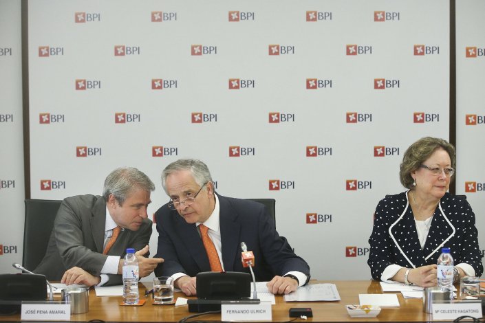 Uma boa parte dos despedimentos é mascarada de reforma antecipada que Ulrich considera como a «forma mais cara e amigável de reduzir efectivos»