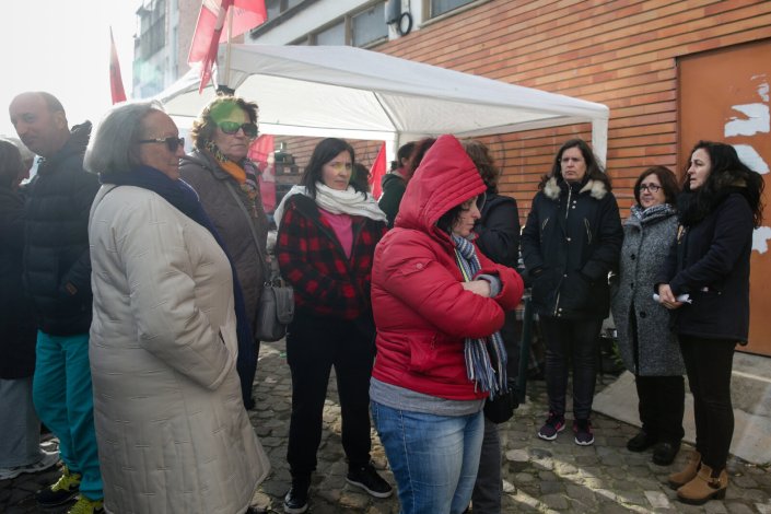 Os trabalhadores da Gramax (ex-Triumph), com os salários e subsídios em atraso desde Novembro de 2017, perderam os seus postos de trabalho após ter sido decretada a insolvência da empresa