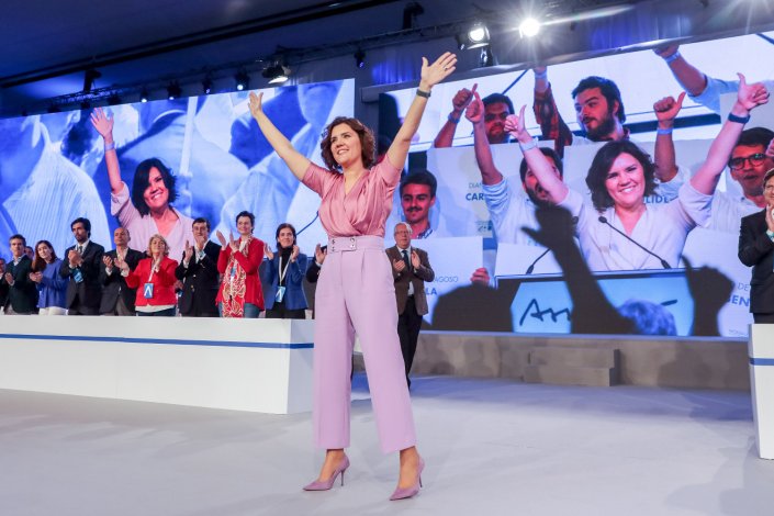 Resultado de imagem para cristas a primeira ministra