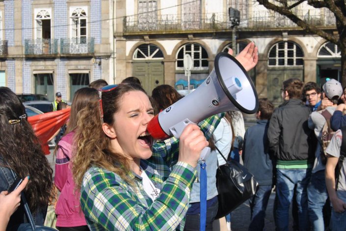 Estudantes exigem mais financiamento na Educação para dar resposta a obras e mais funcionários