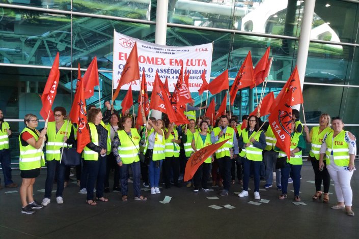 Trabalhadores da Euromex concentrados em protesto no Aeroporto do Porto, 30 de Outubro de 2017