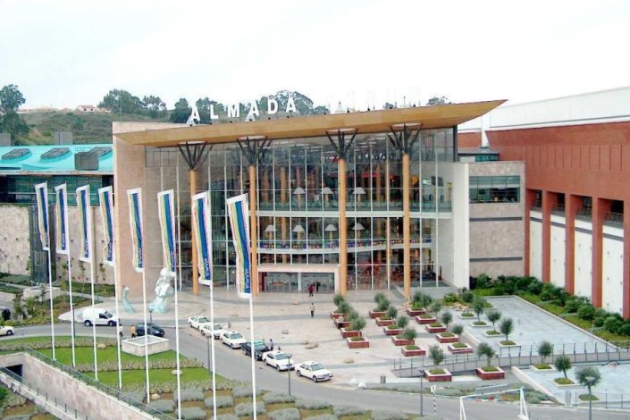 A loja localiza-se no Almada Forum