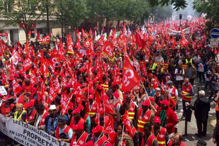 A reforma laboral em França tem sido alvo de forte contestação.