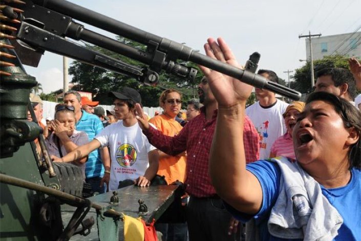 Repressão do Exército das Honduras sobre os camponeses