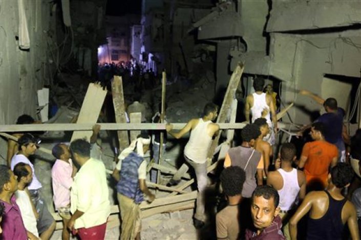 Local bombardeado ontem pela aviação saudita na região de al-Hawak, localizada na província costeira iemenita de al-Hudaydah