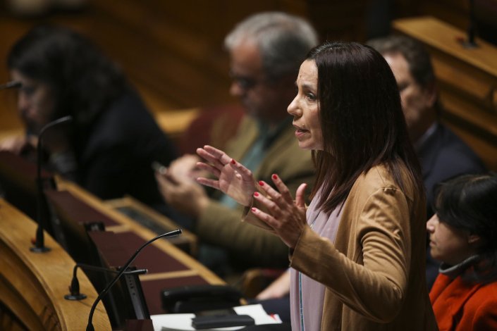 A deputado do PEV Heloísa Apolónia classificou a nomeação de Paulo Macedo para a Caixa Geral de Depósitos como uma «ameça ao serviço público»
