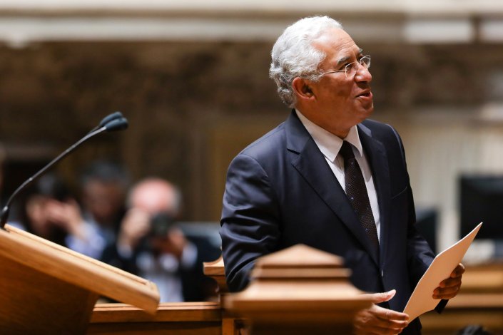 António Costa abriu o debate com a defesa da proposta do Governo para os trabalhadores com longas carreiras contributivas