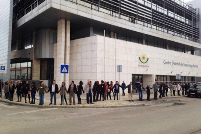 Protesto dos trabalhadores do Centro Distrital da Segurança Social de Faro contra a colocação de 196 trabalhadores no regime de requalificação, em 2014