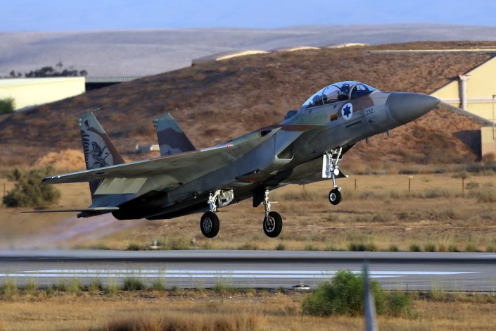 Um caça F-15 da Força Aérea de Israel a levantar voo na base aérea de Hatzerim. 27 de Junho de 2013