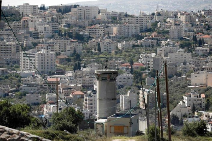Embora violando o direito internacional, Israel tem incrementado o número de colonatos nos territórios ocupados