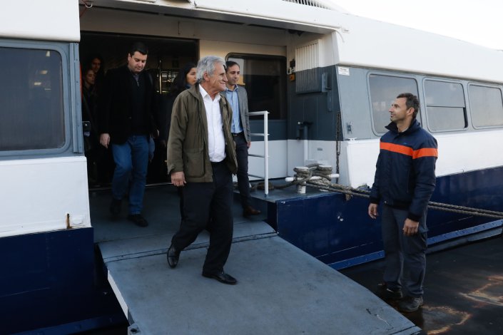 O secretário-geral do PCP, Jerónimo de Sousa, acompanhado por uma delegação do partido fez a travessia fluvial do Tejo, entre o Seixal e Lisboa. 21 de Novembro de 2017