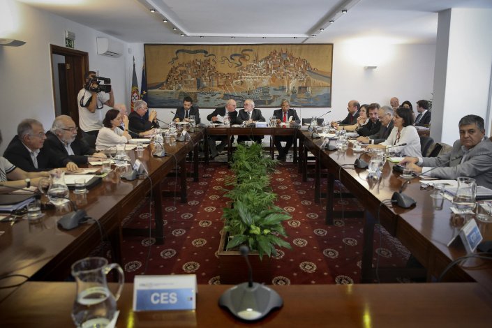 O plenário do Conselho Económico e Social está reunido para analisar as GOP