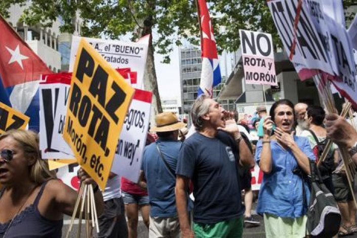 Centenas de pessoas manifestaram-se em Madrid contra a visita do presidente norte-americano