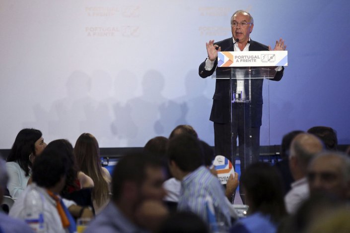 Marques Mendes foi deputado, secretário de Estado, ministro, líder parlamentar e presidente do PSD. Actualmente é conselheiro de Estado, indicado por Marcelo Rebelo de Sousa
