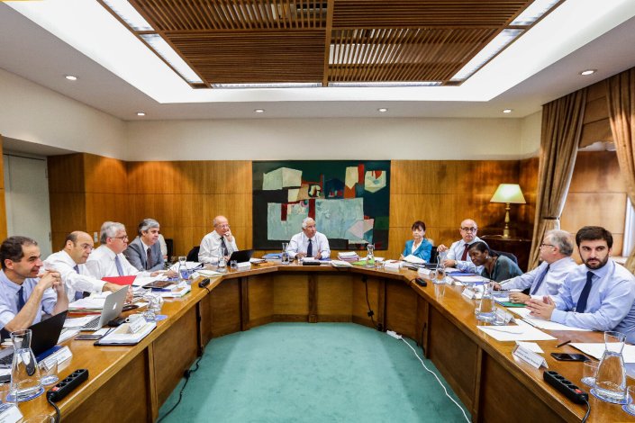 O primeiro-ministro António Costa preside à reunião extraordinária do Conselho de Ministros no Palácio de São Bento em Lisboa, 21 de outubro de 2017