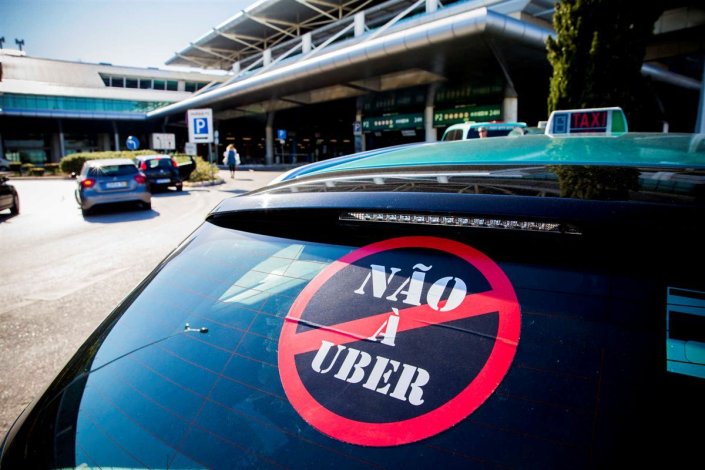 A Uber tem sido acusada de operar ilegalmente no País, havendo vários acordãos de tribunais a confirmar a actividade da empresa como tal