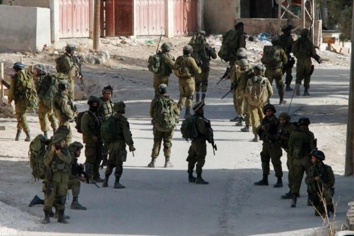 Soldados israelitas ocupam o campo de refugiados de al-Fawwar, a sul de Hebron (Margem Ocidental ocupada, Agosto de 2016)
