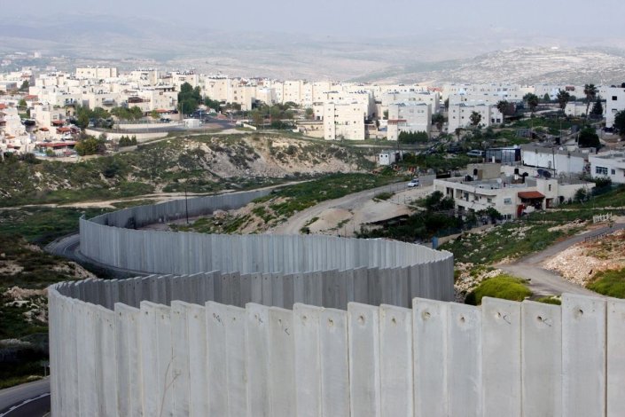 Aspecto do Muro do Apartheid israelita, que atravessa a Margem Ocidental ocupada