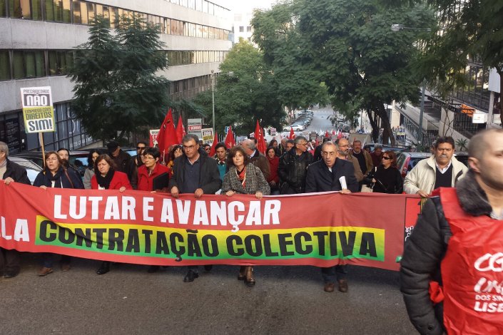Marcha da CGTP-IN, no final de um Plenário de Sindicatos, até à Assembleia da República onde entregaram a petição sobre a garantia da contratação colectiva, com mais de 76 700 assinaturas. 11 de Janeiro de 2017
