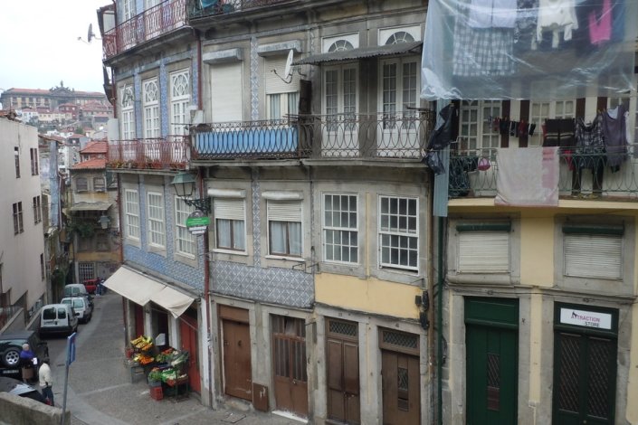 Os trabalhadores reclamam o pagamento imediato de metade do vencimento relativo ao mês de Fevereiro