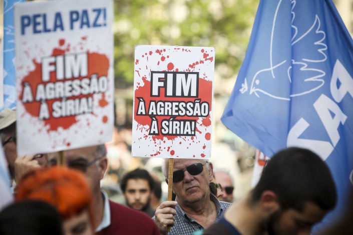 O fim das ingerências externas na Síria foi uma das reivindicações ouvidas no protesto