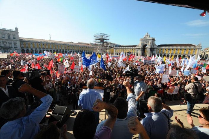 De acordo com os números avançados pela comunicação social, a CGTP-IN reuniu cerca de meio milhão de pessoas no Terreiro do Paço, em Lisboa, a 29 de Setembro de 2012