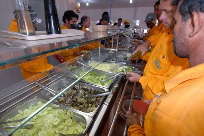 Hoje os trabalhadores dos refeitórios estão em greve